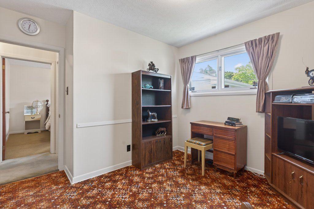 Photo 23 of 2184 Melfort Street, Ottawa, Hawthorne Meadows — HOMEH
