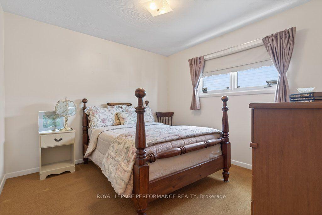 Photo 24 of 2184 Melfort Street, Ottawa, Hawthorne Meadows — HOMEH