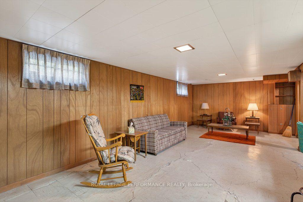 Photo 31 of 2184 Melfort Street, Ottawa, Hawthorne Meadows — HOMEH