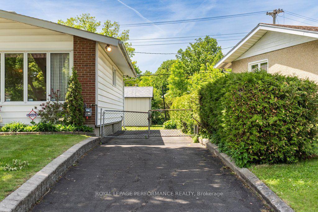 Photo 32 of 2184 Melfort Street, Ottawa, Hawthorne Meadows — HOMEH