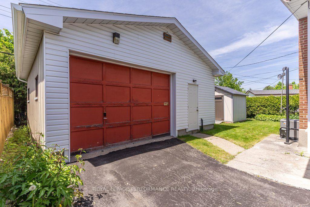 Photo 34 of 2184 Melfort Street, Ottawa, Hawthorne Meadows — HOMEH