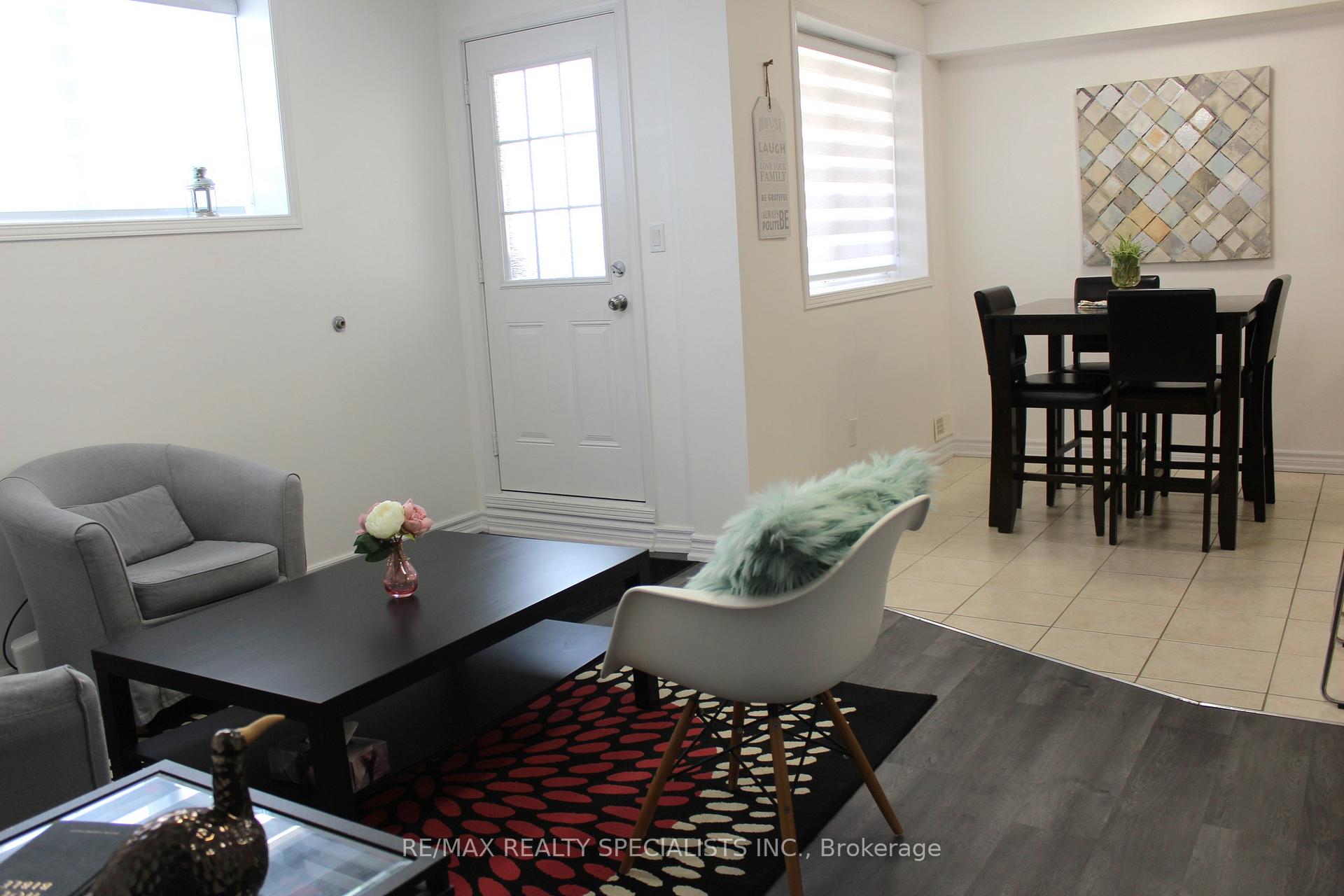 Photo 3 of Unit 25, 12 Holdborn Drive, Kitchener, Stanley Park — HOMEH
