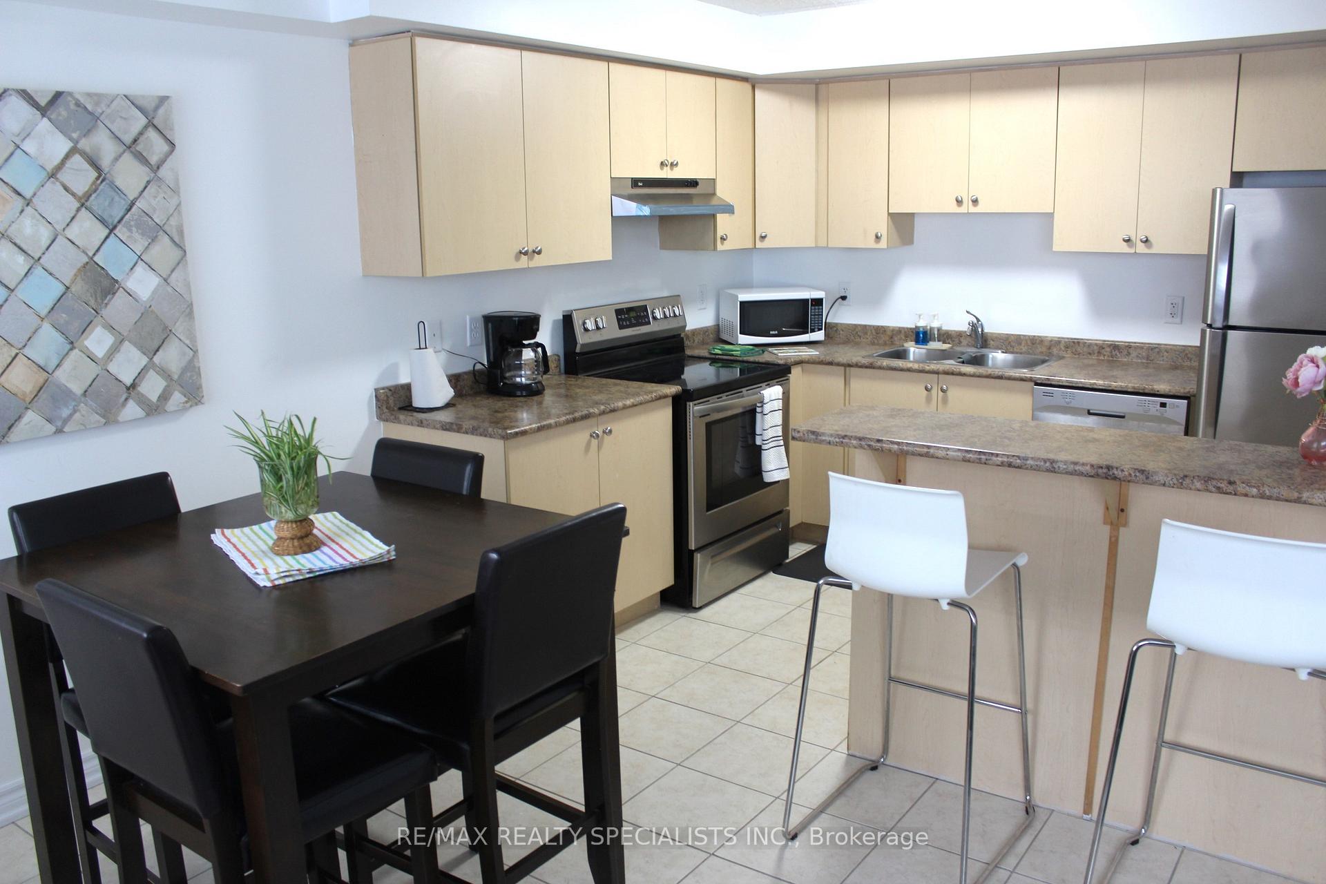 Photo 4 of Unit 25, 12 Holdborn Drive, Kitchener, Stanley Park — HOMEH