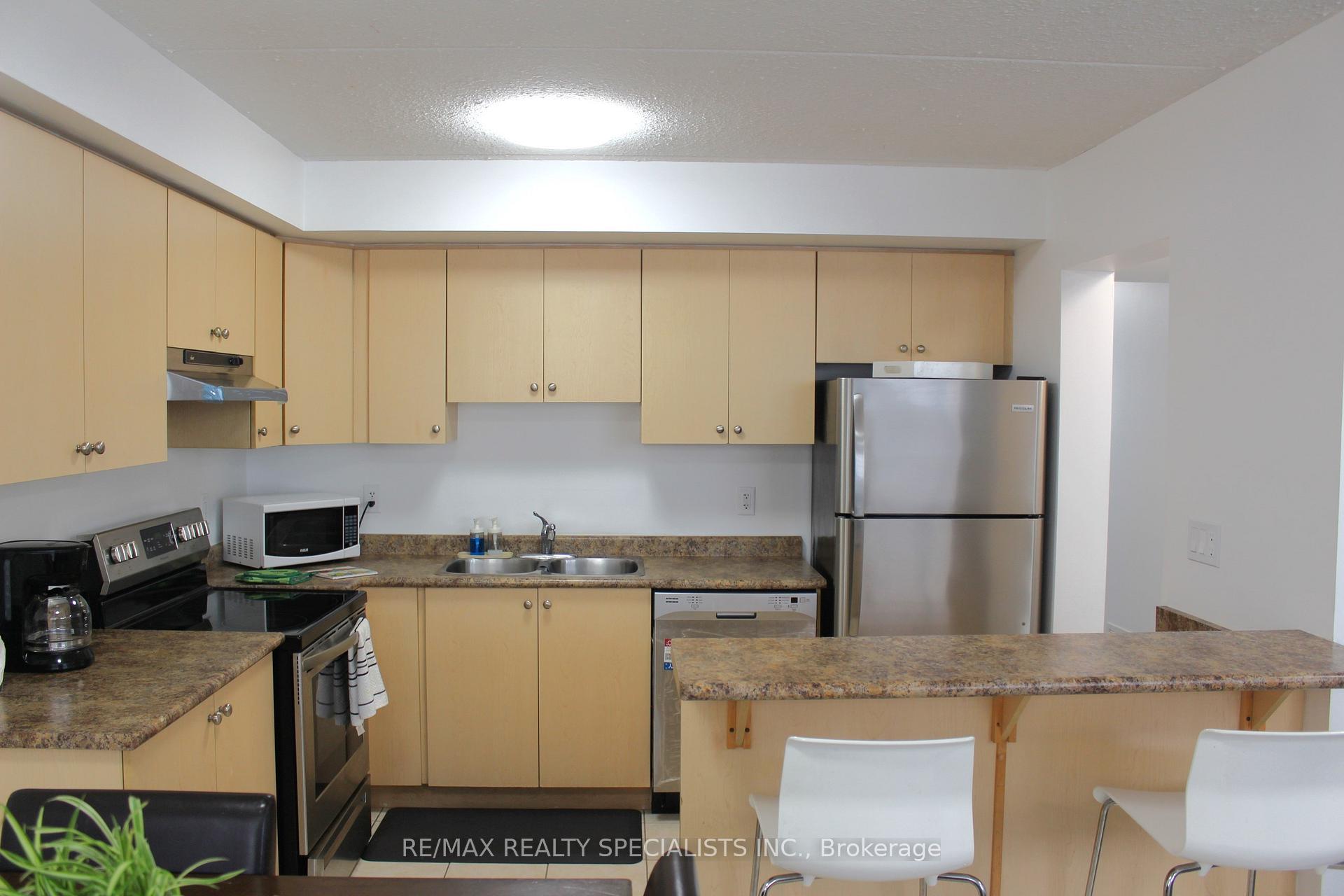 Photo 7 of Unit 25, 12 Holdborn Drive, Kitchener, Stanley Park — HOMEH