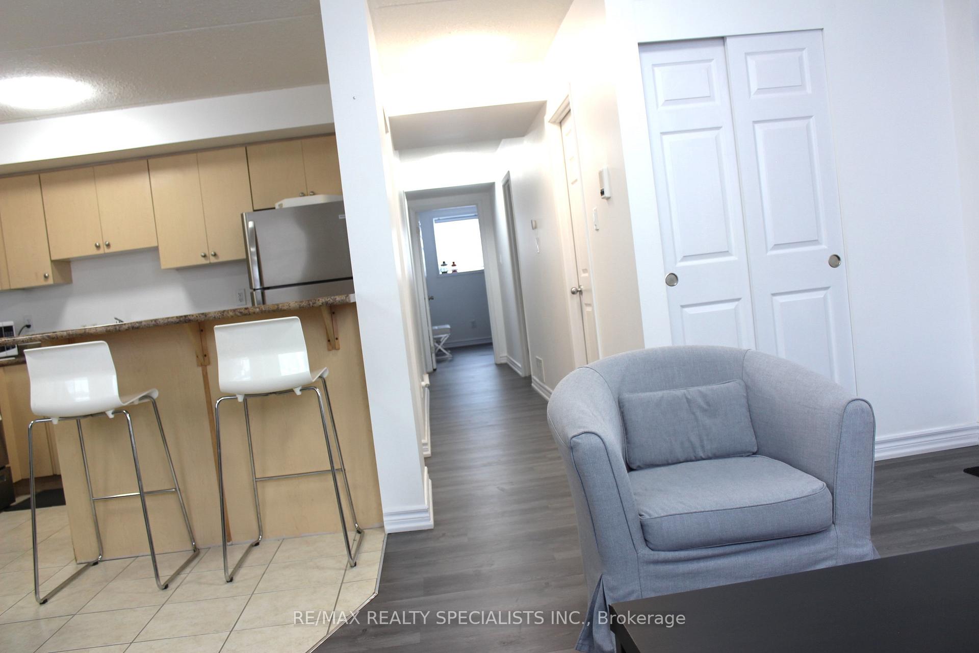 Photo 8 of Unit 25, 12 Holdborn Drive, Kitchener, Stanley Park — HOMEH