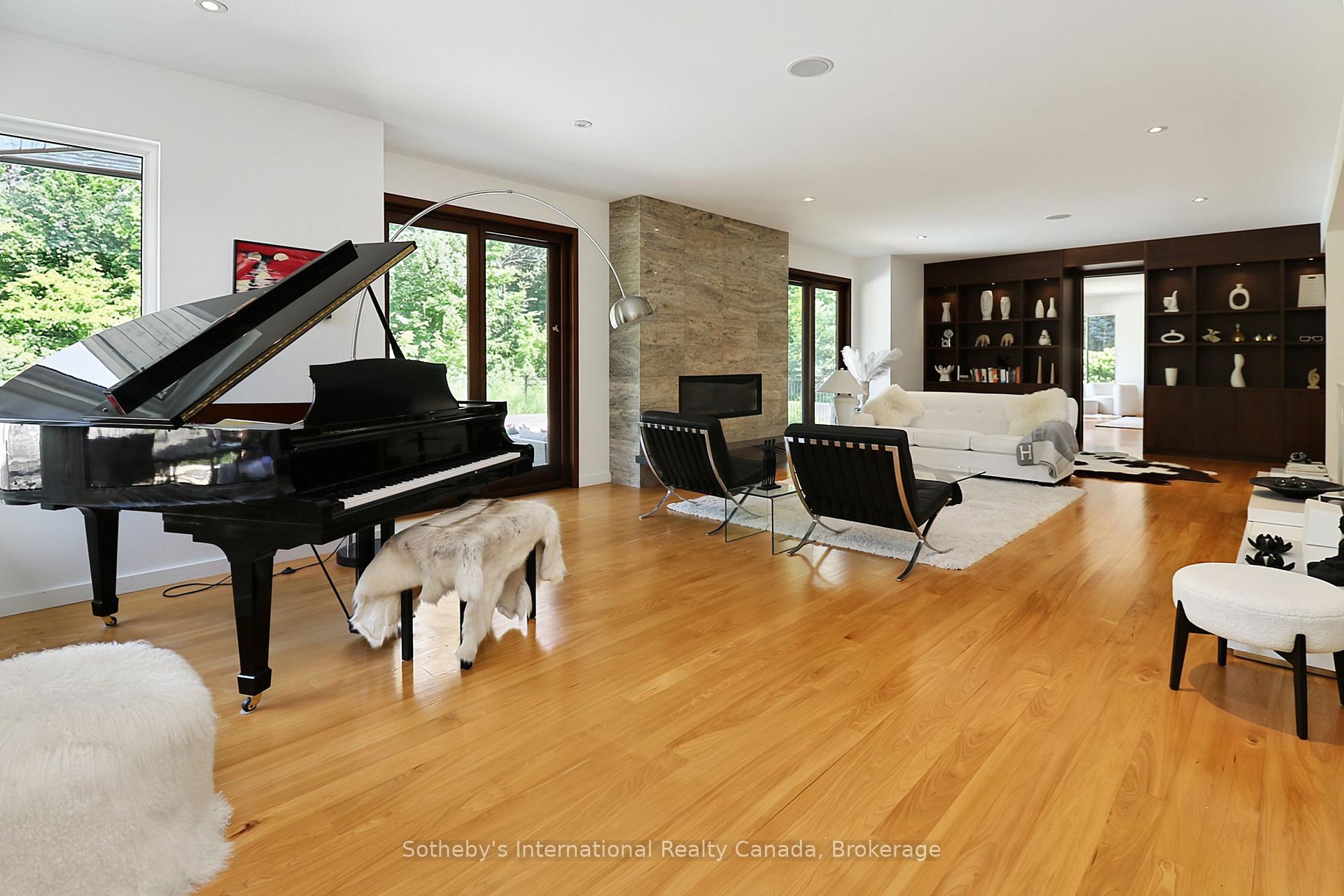 Photo 10 of 4 Holly Court, Collingwood — HOMEH