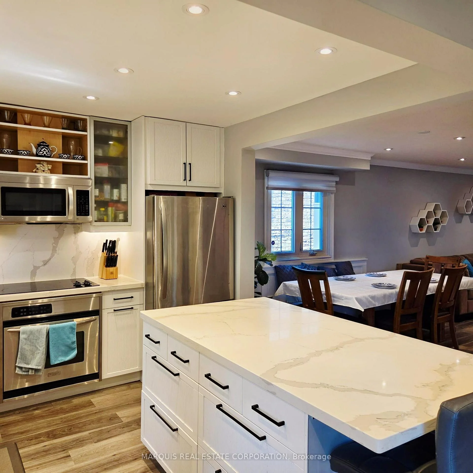 Photo 16 of 198 Forsyth Road, Newmarket, Bristol-London — HOMEH