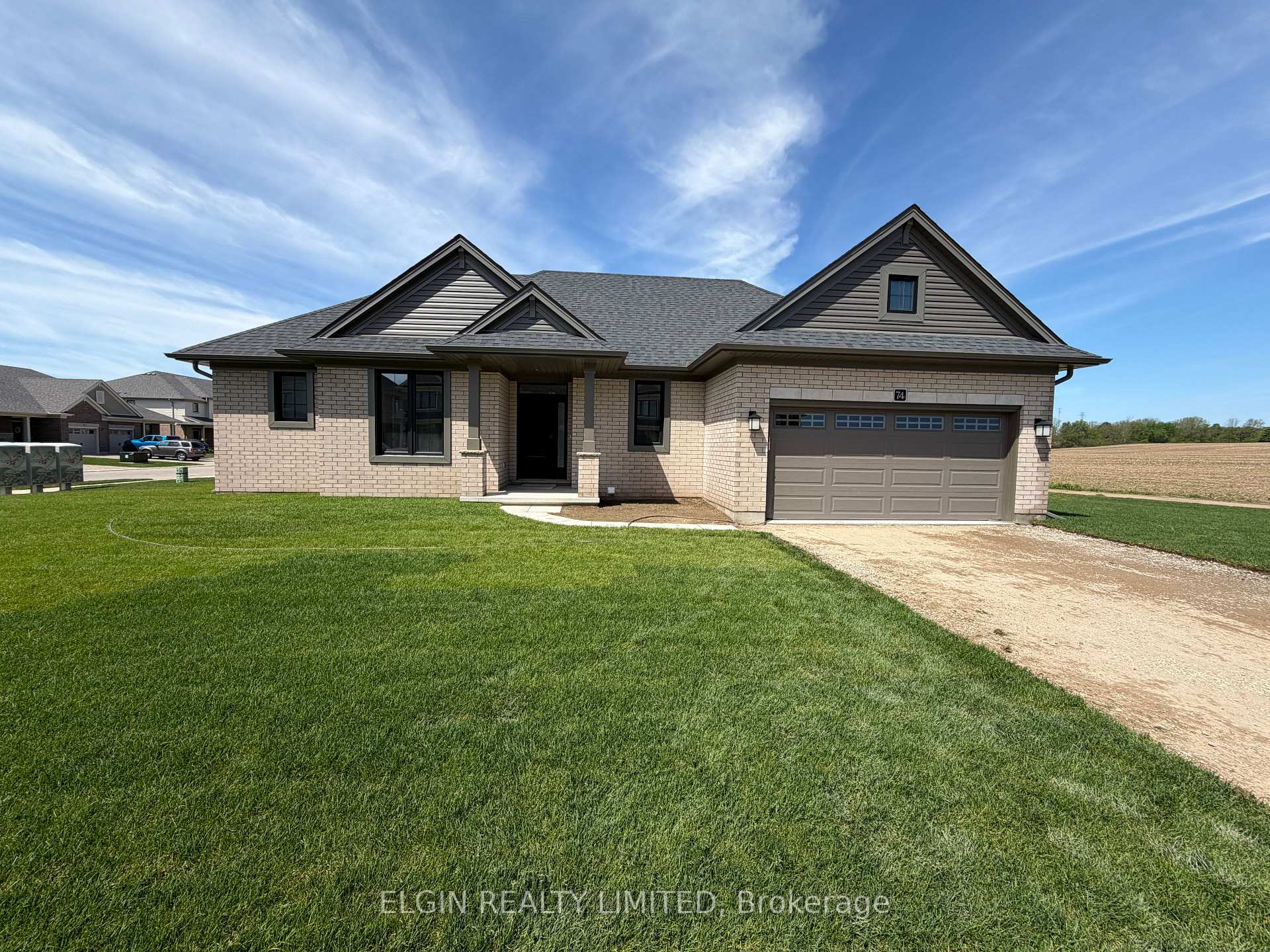 Photo 33 of 74 Braun Avenue, Tillsonburg — HOMEH
