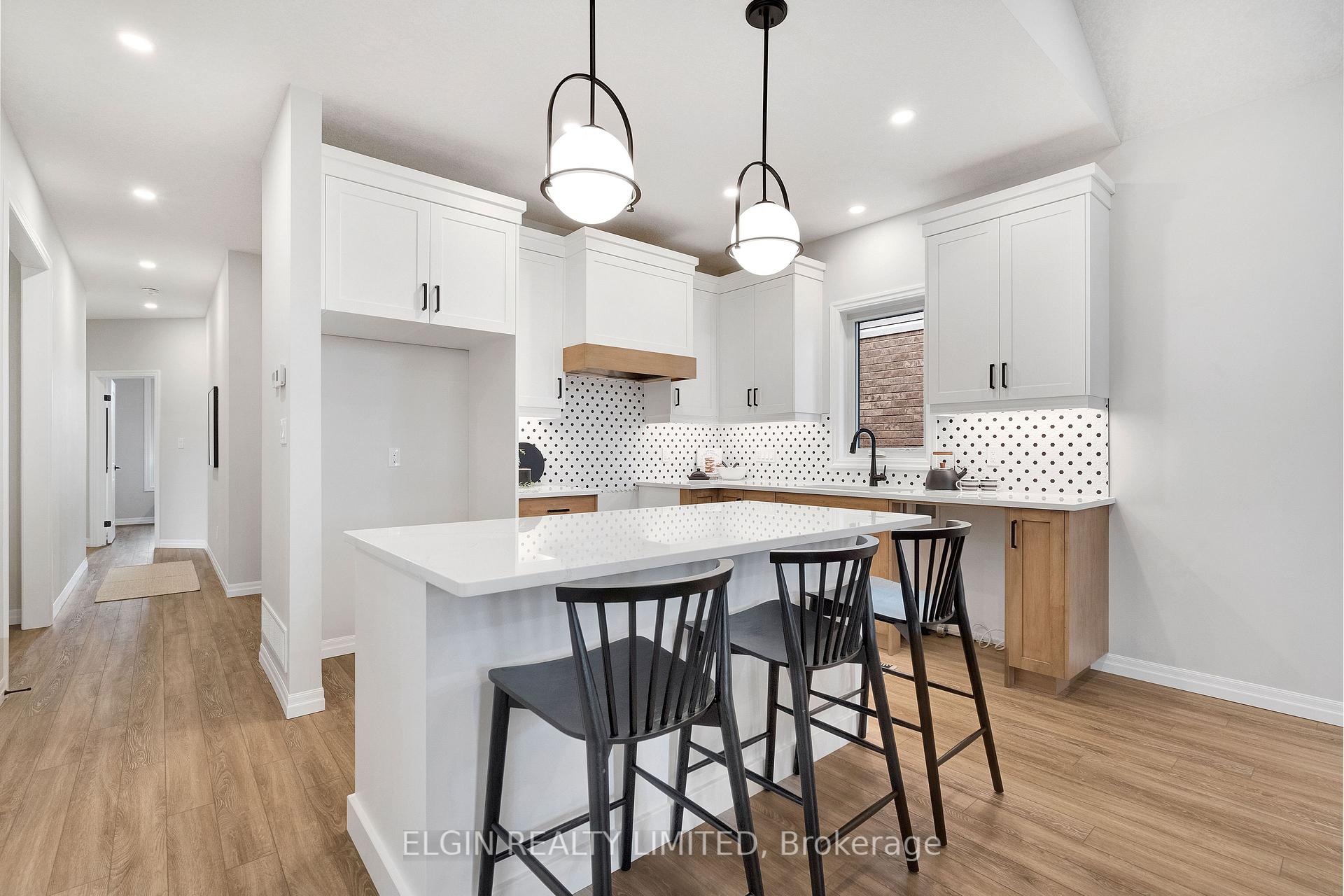 Photo 6 of 74 Braun Avenue, Tillsonburg — HOMEH