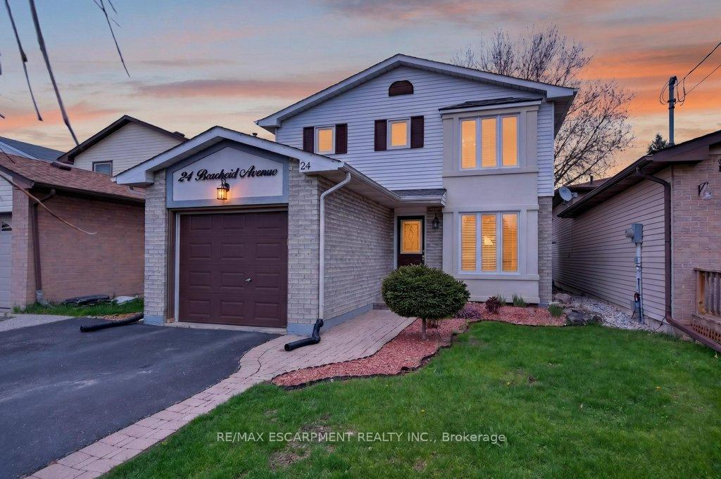 Photo 2 of 24 Braeheid Avenue, Hamilton, Waterdown — HOMEH