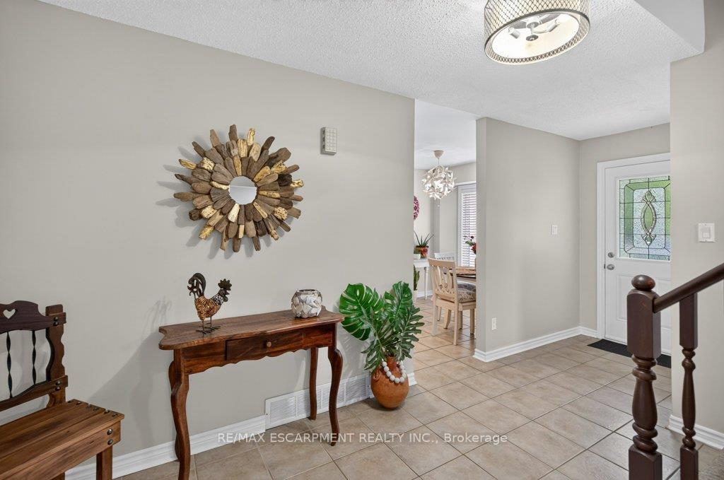 Photo 7 of 24 Braeheid Avenue, Hamilton, Waterdown — HOMEH
