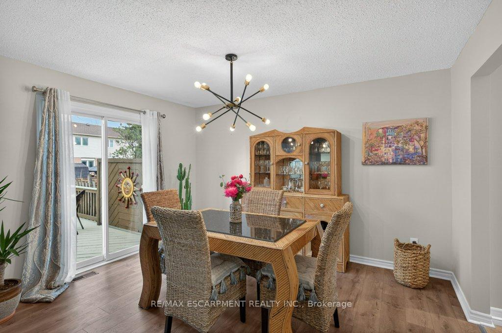 Photo 9 of 24 Braeheid Avenue, Hamilton, Waterdown — HOMEH