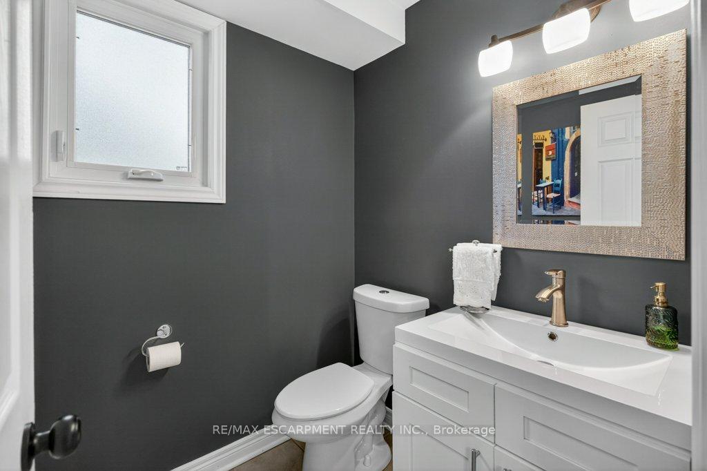 Photo 18 of 24 Braeheid Avenue, Hamilton, Waterdown — HOMEH