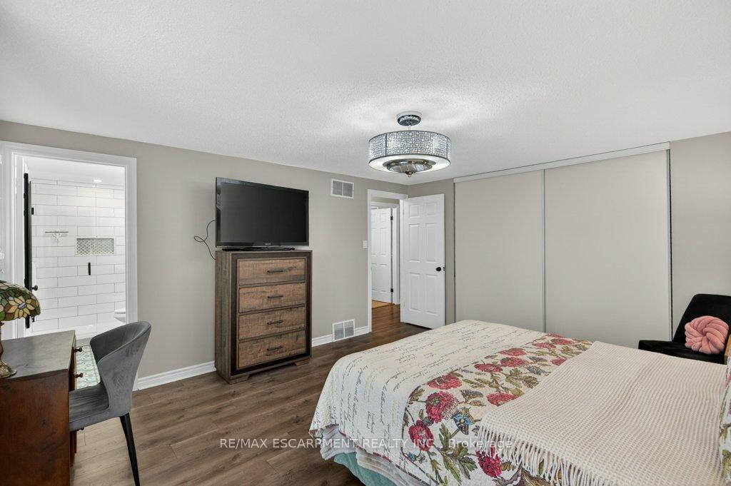 Photo 20 of 24 Braeheid Avenue, Hamilton, Waterdown — HOMEH