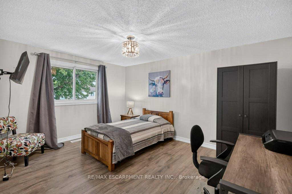 Photo 22 of 24 Braeheid Avenue, Hamilton, Waterdown — HOMEH
