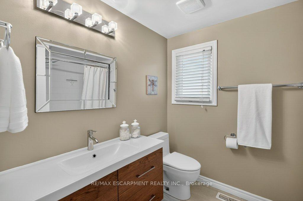 Photo 26 of 24 Braeheid Avenue, Hamilton, Waterdown — HOMEH