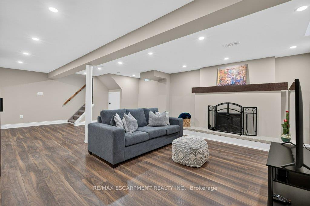 Photo 32 of 24 Braeheid Avenue, Hamilton, Waterdown — HOMEH