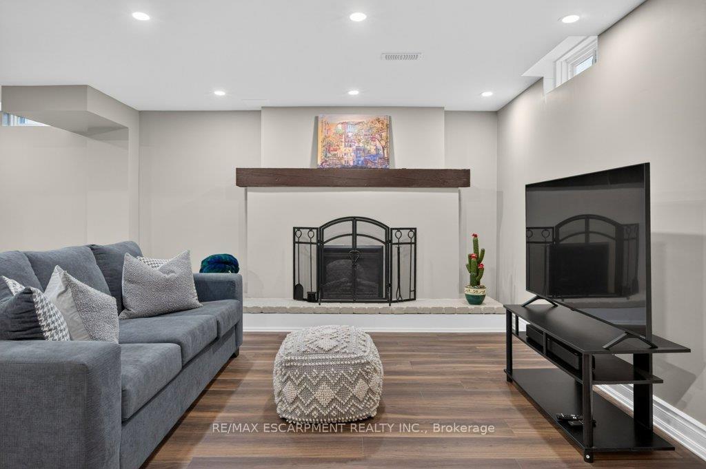 Photo 34 of 24 Braeheid Avenue, Hamilton, Waterdown — HOMEH