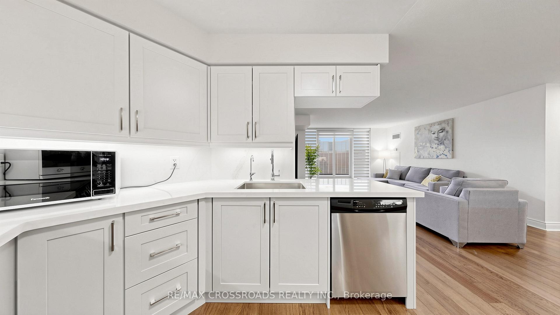 Photo 11 of Unit 656, 23 Cox Boulevard, Markham, Unionville — HOMEH