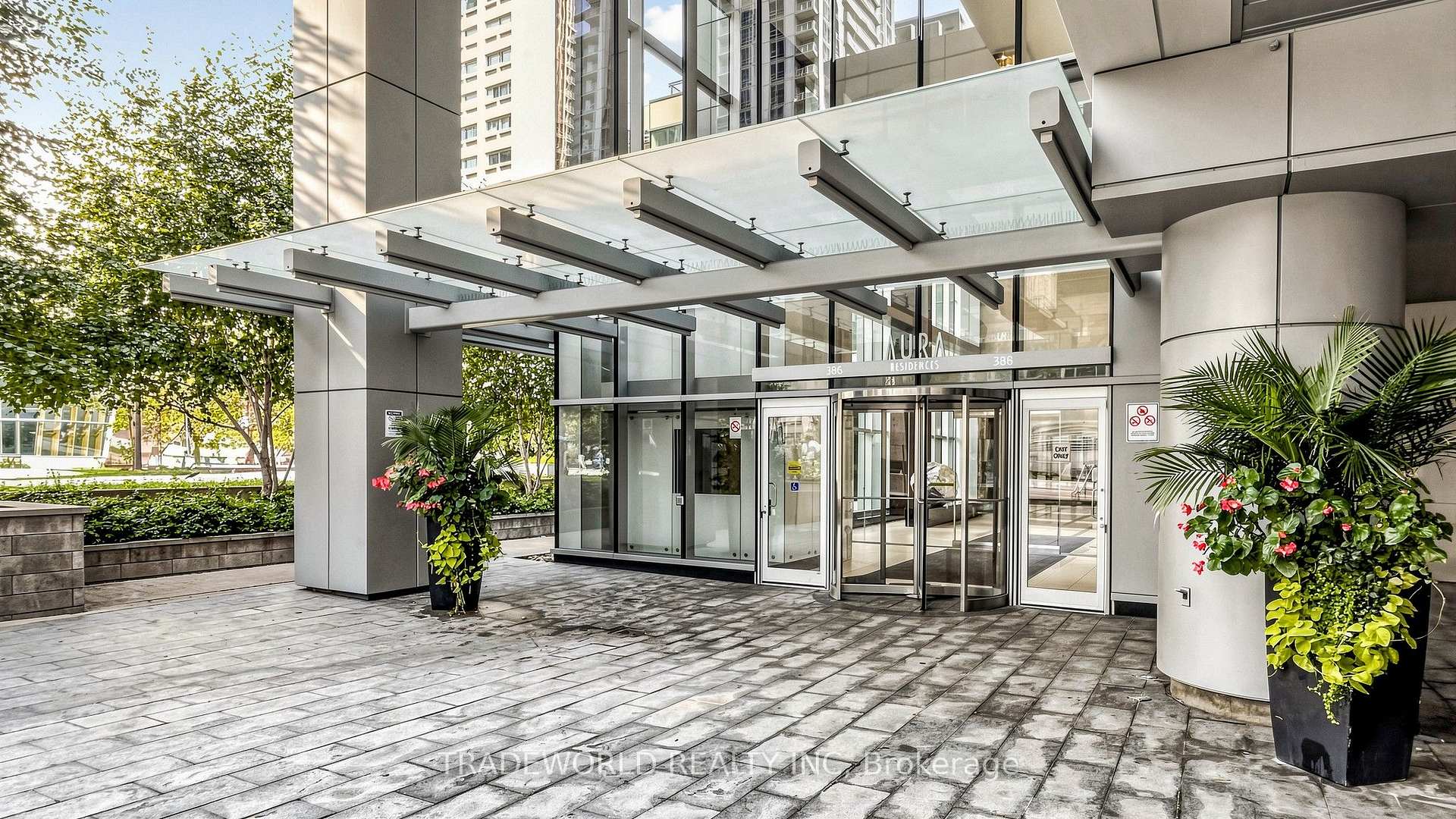 Photo 2 of Unit 3709, 386 Yonge Street, Toronto, Bay Street Corridor — HOMEH