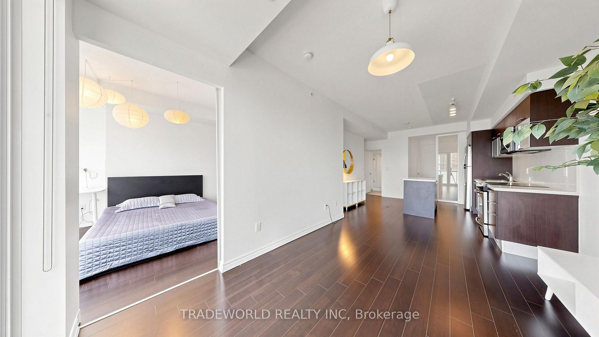Photo 7 of Unit 3709, 386 Yonge Street, Toronto, Bay Street Corridor — HOMEH
