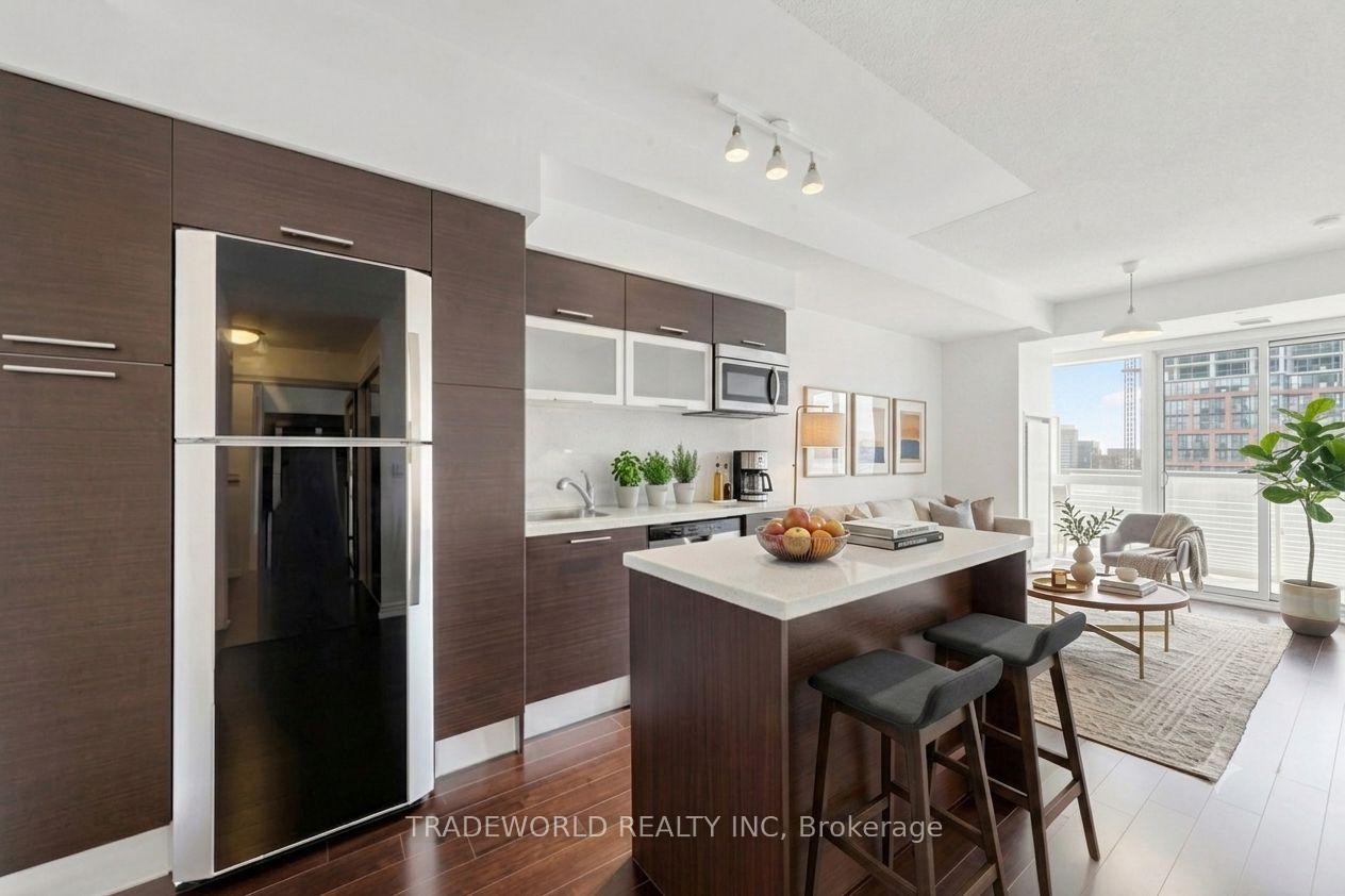 Photo 10 of Unit 3709, 386 Yonge Street, Toronto, Bay Street Corridor — HOMEH