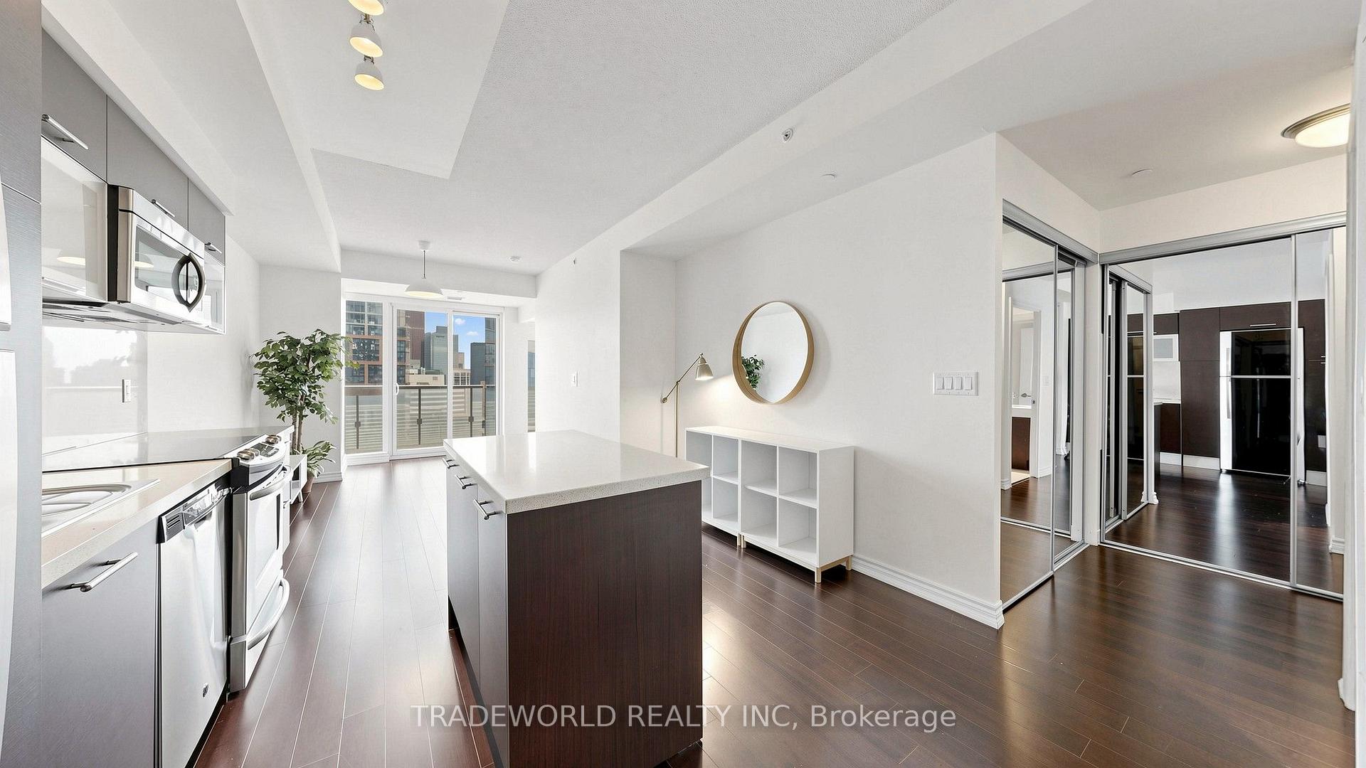 Photo 11 of Unit 3709, 386 Yonge Street, Toronto, Bay Street Corridor — HOMEH