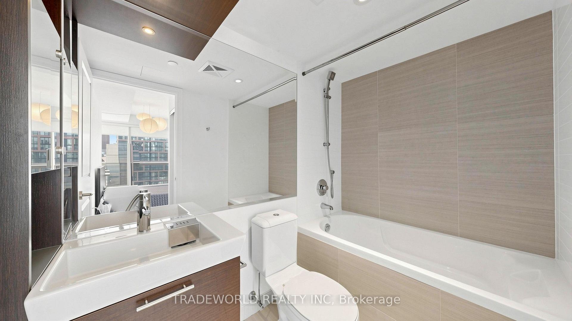 Photo 18 of Unit 3709, 386 Yonge Street, Toronto, Bay Street Corridor — HOMEH
