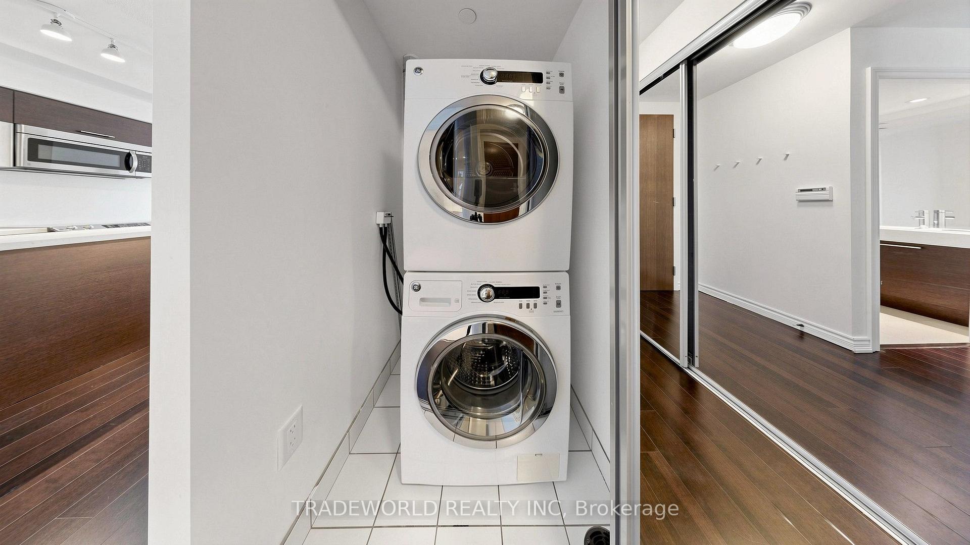 Photo 23 of Unit 3709, 386 Yonge Street, Toronto, Bay Street Corridor — HOMEH