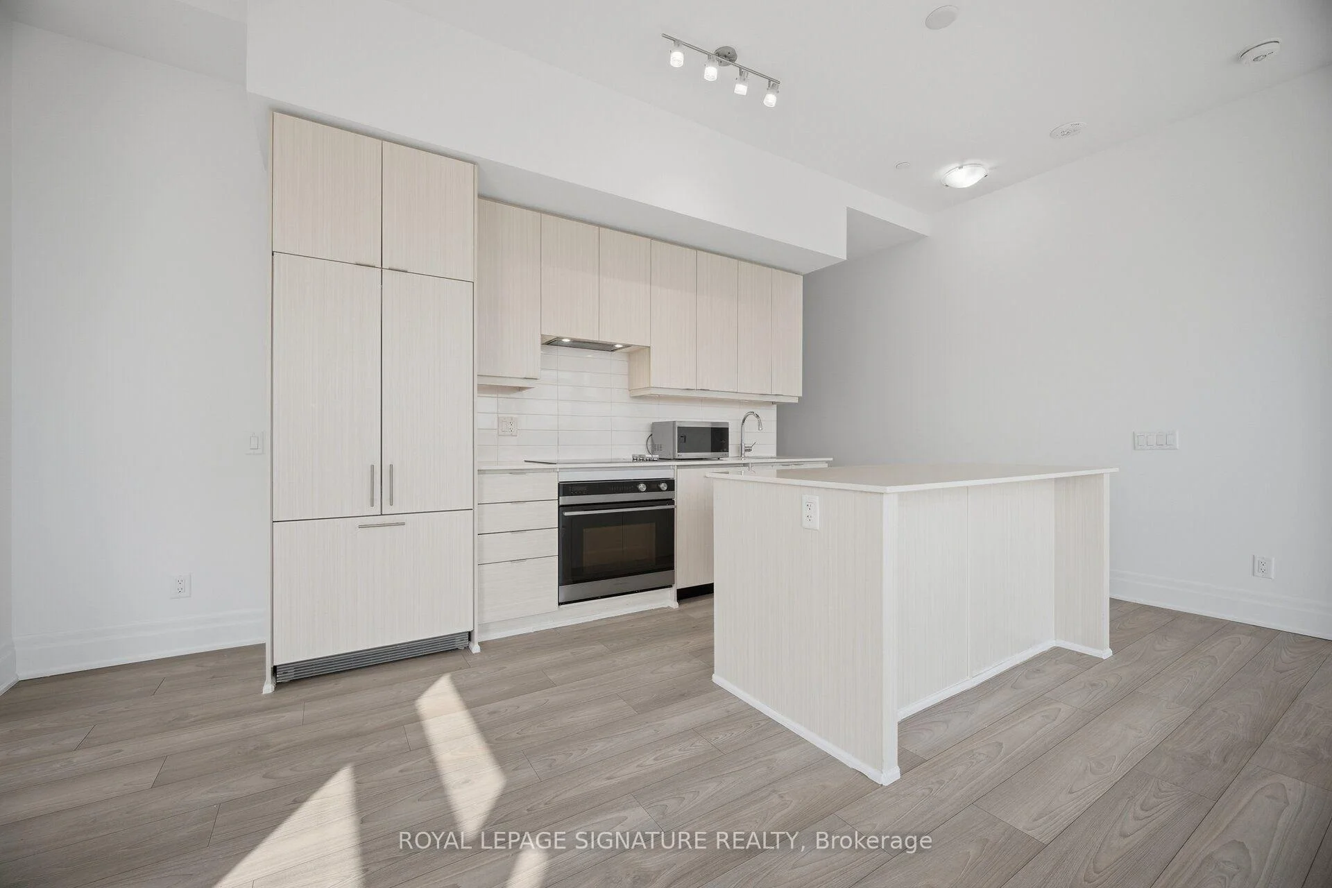 Photo 9 of Unit 3701, 36 Elm Drive, Mississauga, Fairview — HOMEH