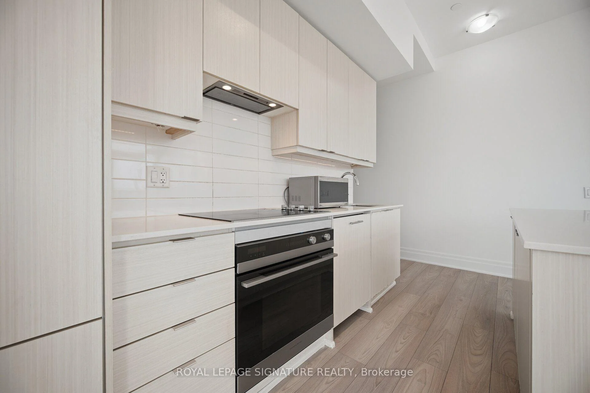 Photo 10 of Unit 3701, 36 Elm Drive, Mississauga, Fairview — HOMEH