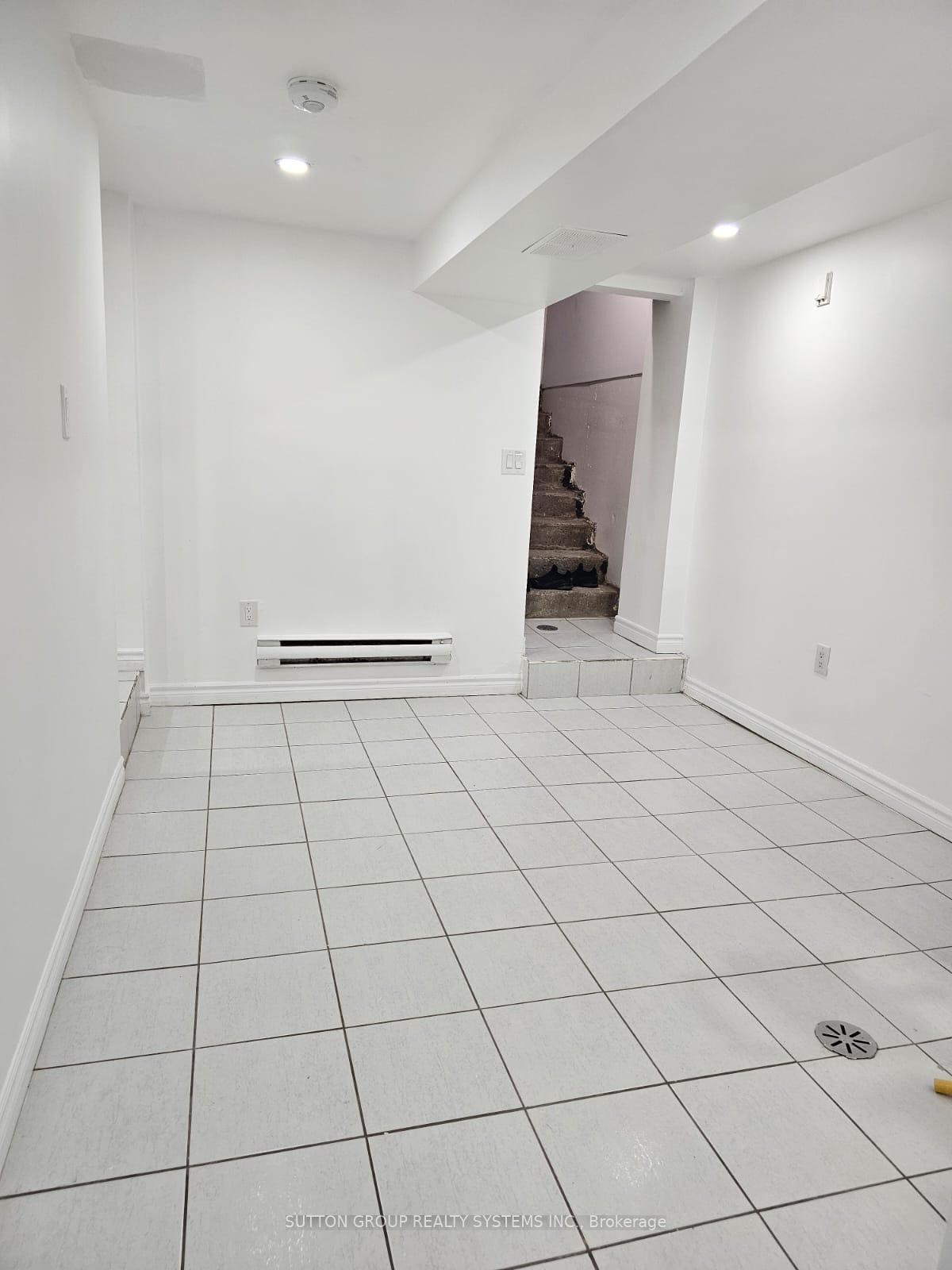 Photo 14 of 137B Chatham Avenue, Toronto, Blake-Jones — HOMEH