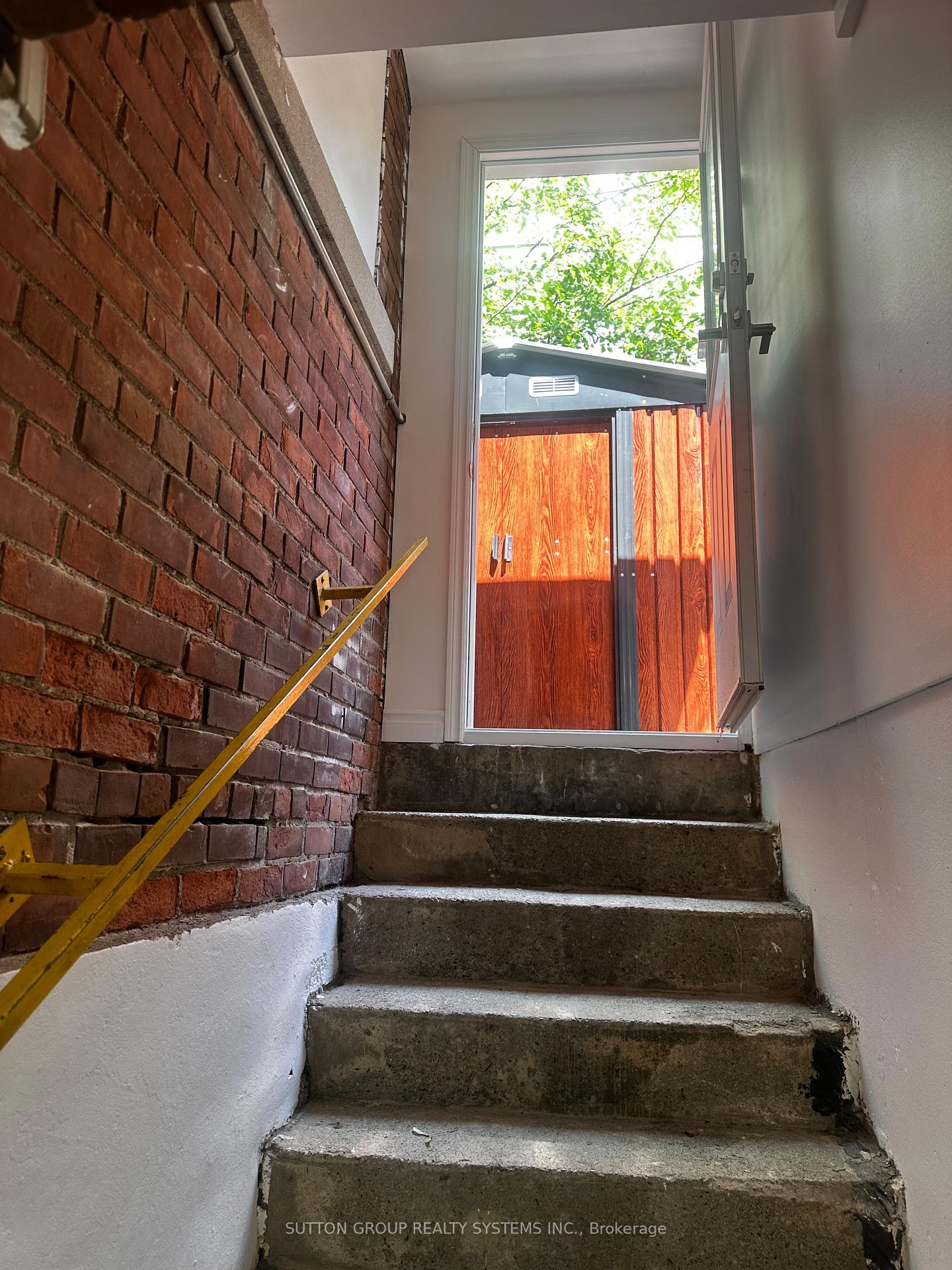 Photo 16 of 137B Chatham Avenue, Toronto, Blake-Jones — HOMEH