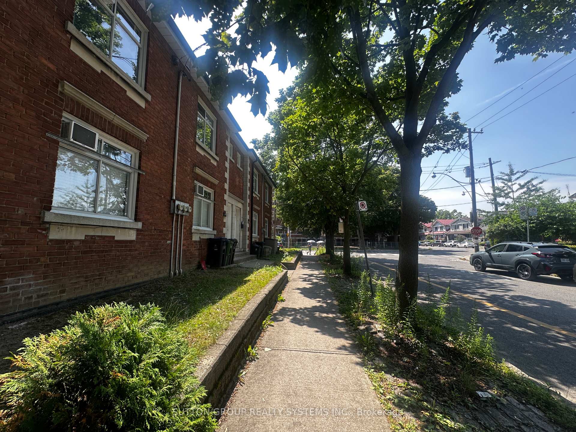 Photo 17 of 137B Chatham Avenue, Toronto, Blake-Jones — HOMEH
