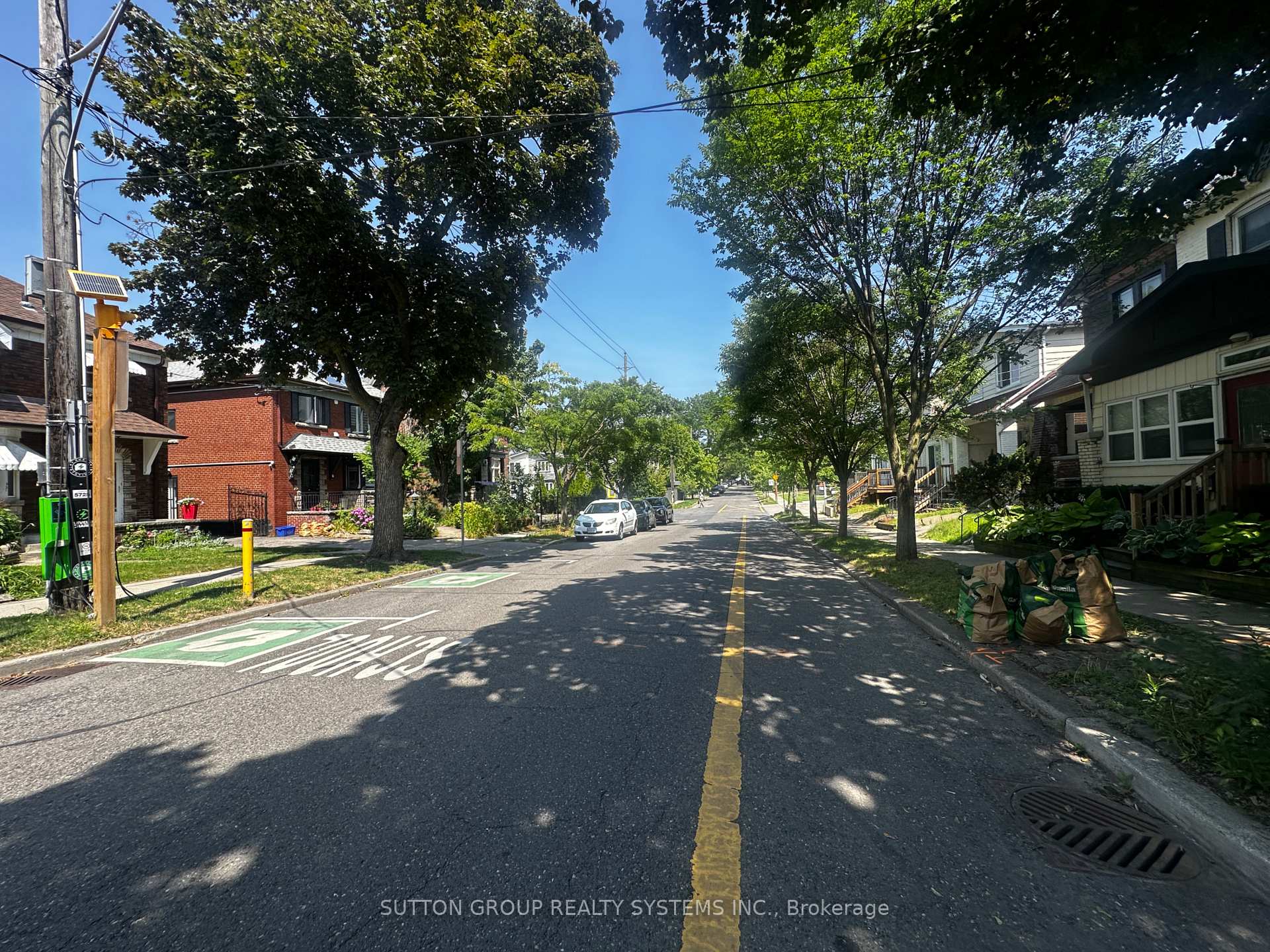 Photo 18 of 137B Chatham Avenue, Toronto, Blake-Jones — HOMEH