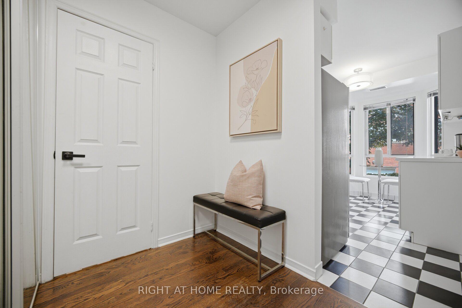 Photo 3 of Unit TH 8A, 801 King Street, Toronto, Niagara — HOMEH