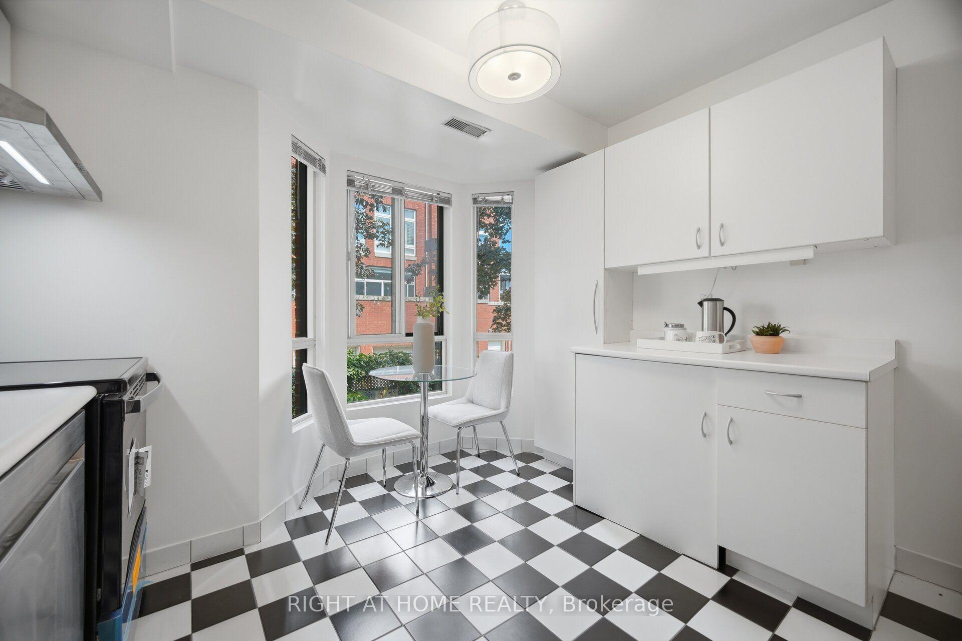 Photo 5 of Unit TH 8A, 801 King Street, Toronto, Niagara — HOMEH