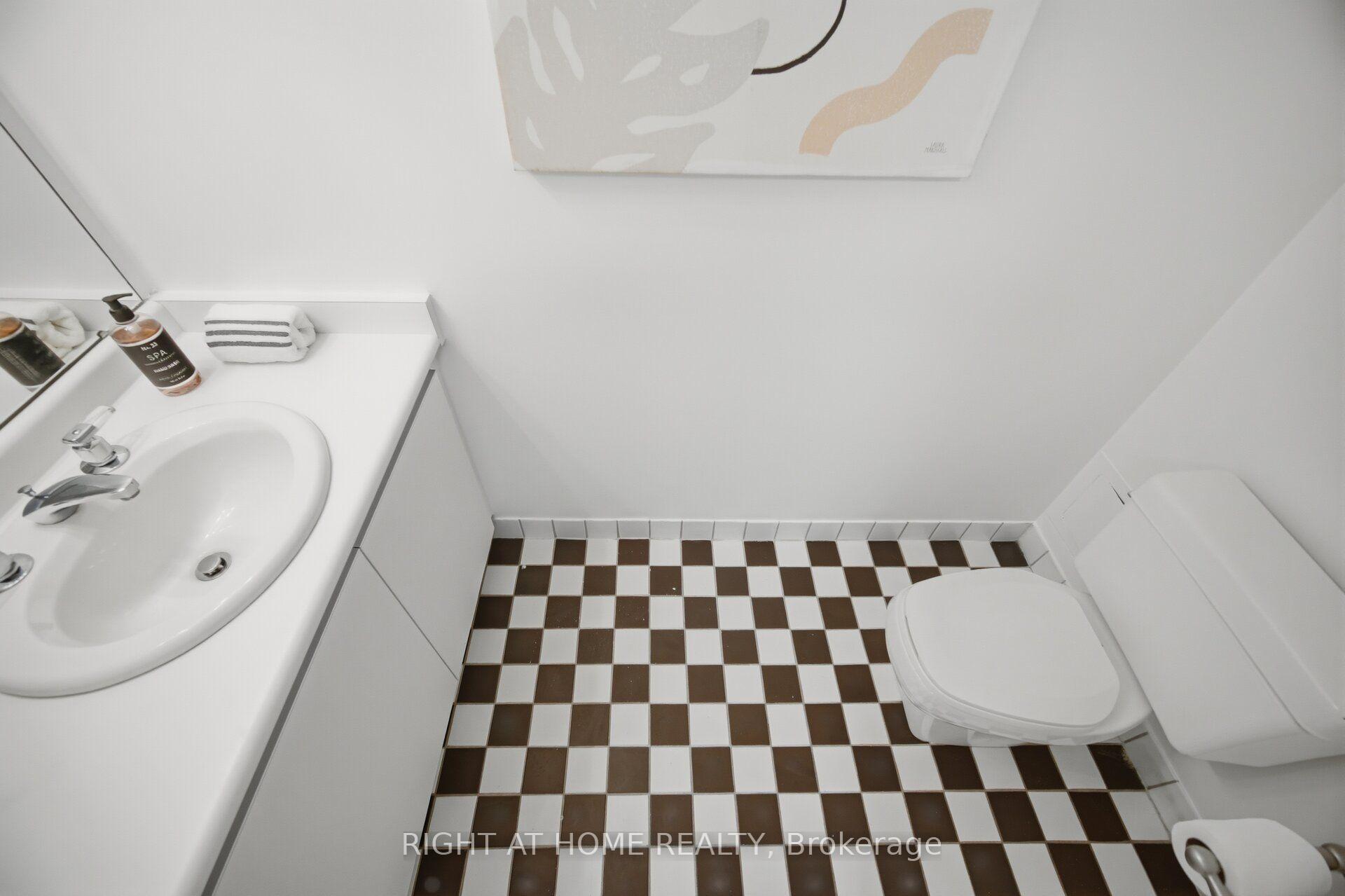 Photo 7 of Unit TH 8A, 801 King Street, Toronto, Niagara — HOMEH