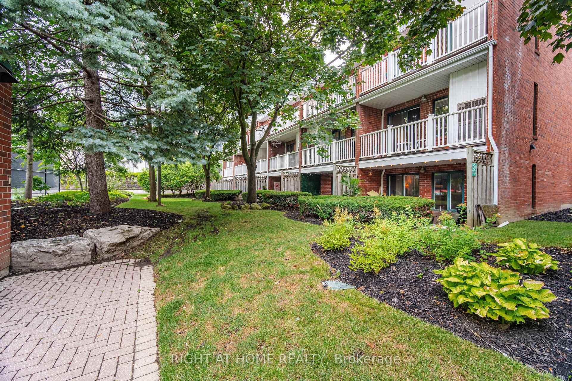 Photo 25 of Unit TH 8A, 801 King Street, Toronto, Niagara — HOMEH