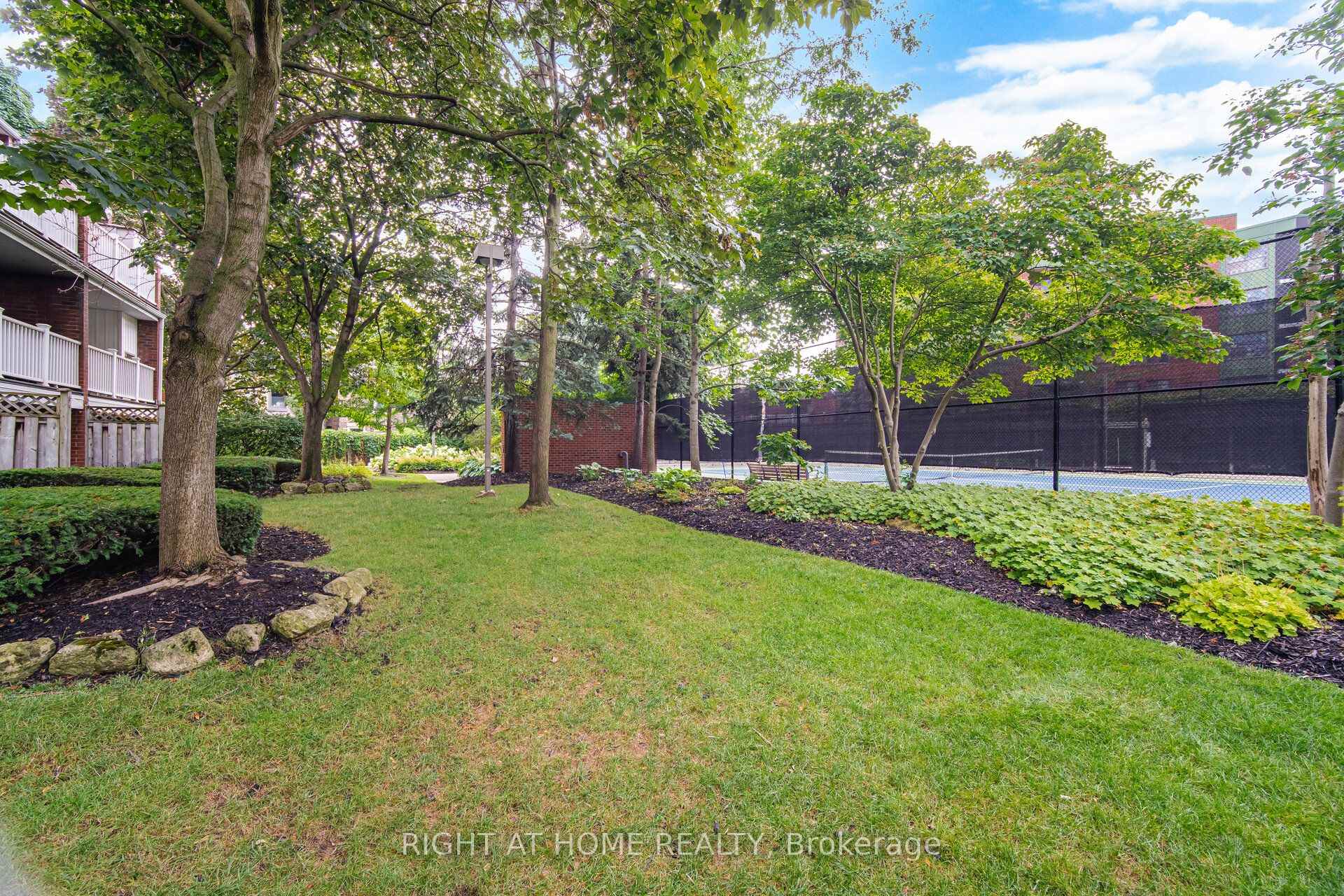 Photo 26 of Unit TH 8A, 801 King Street, Toronto, Niagara — HOMEH