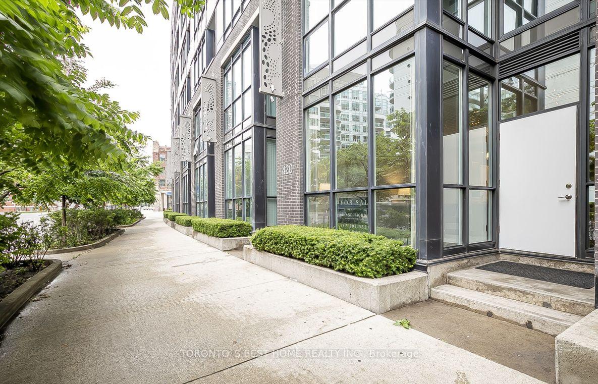 Front of Unit 2bd Bed, 418 Lake Shore Boulevard