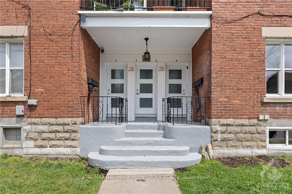 Photo 2 of 129 Concord Street S, Ottawa, Ottawa East — HOMEH