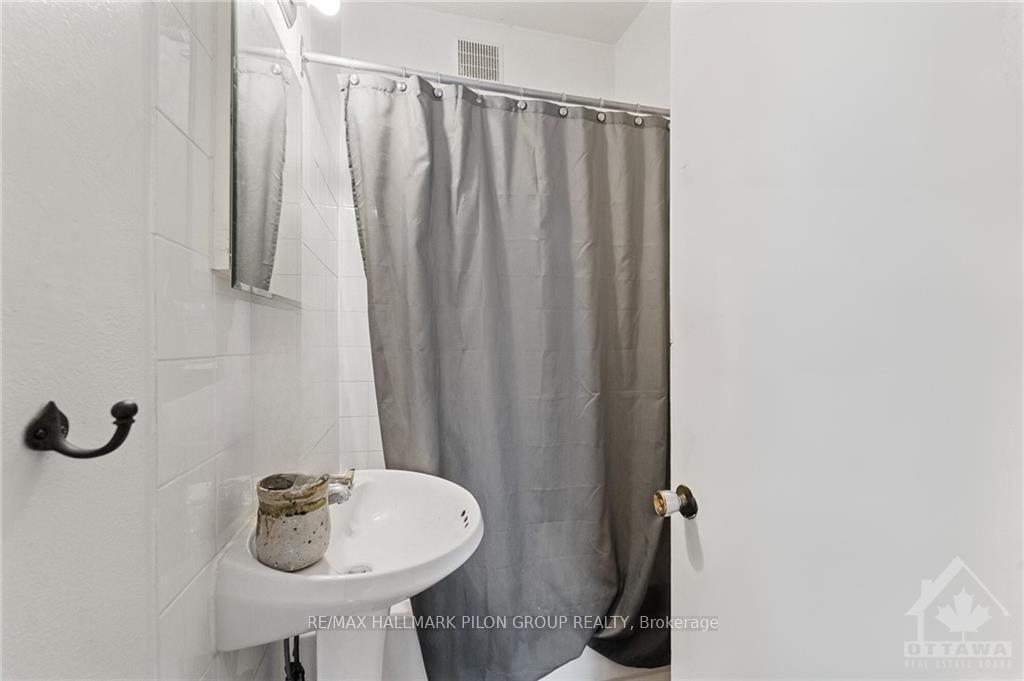 Photo 14 of 129 Concord Street S, Ottawa, Ottawa East — HOMEH