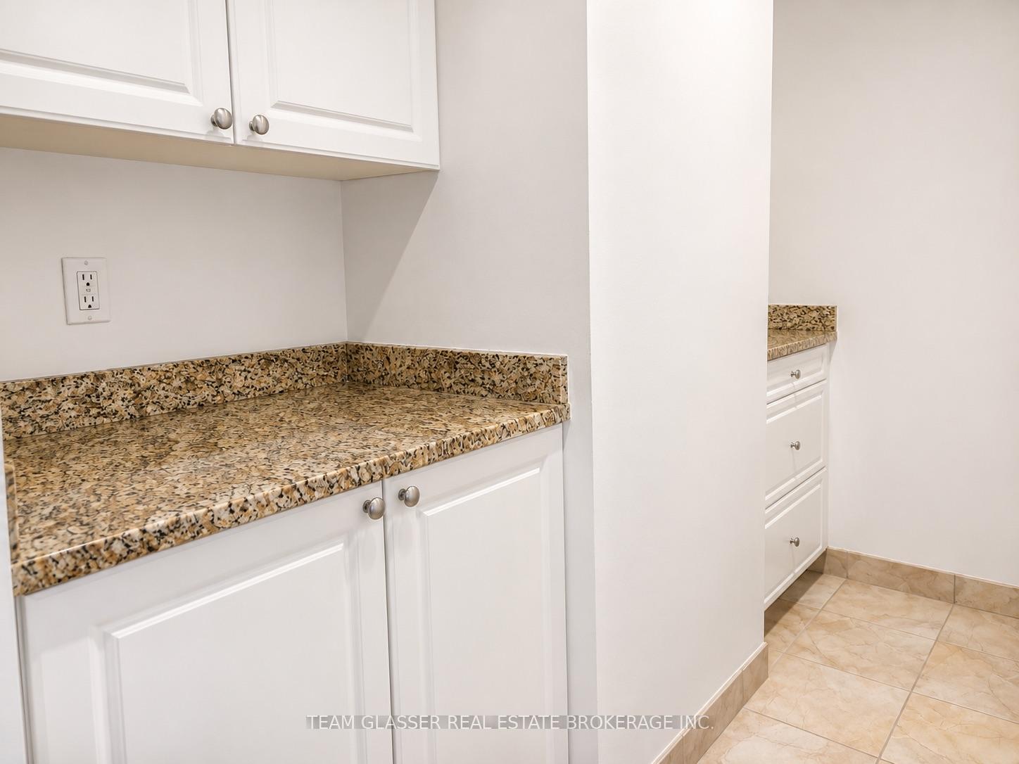 Photo 12 of Unit 1108, 21 King Street, London, East K — HOMEH