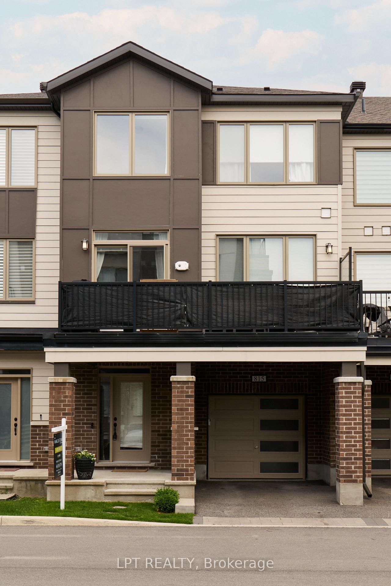Photo 2 of 815 Kiniw Private, Ottawa, CFB Rockcliffe and Area — HOMEH