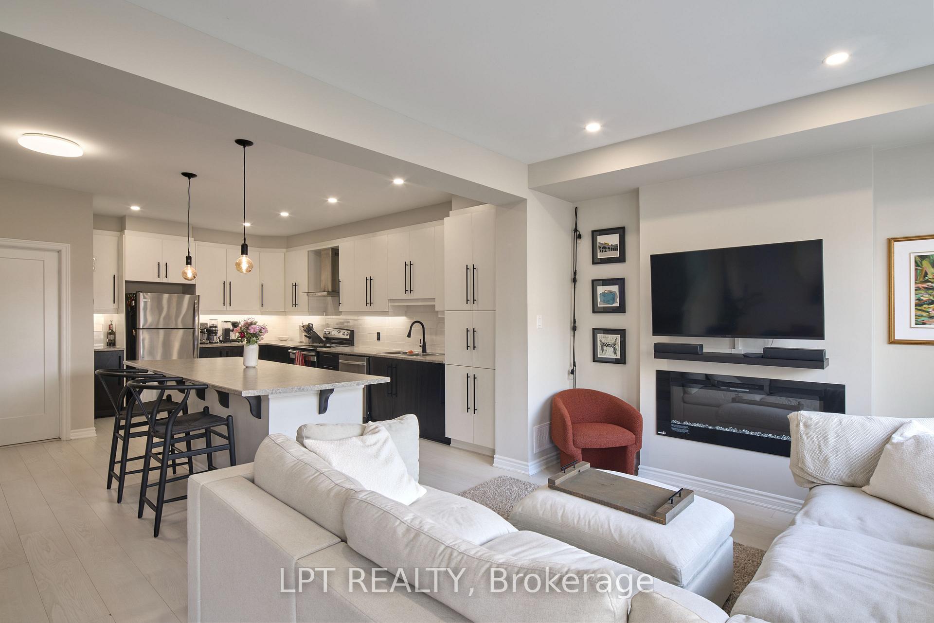 Photo 11 of 815 Kiniw Private, Ottawa, CFB Rockcliffe and Area — HOMEH
