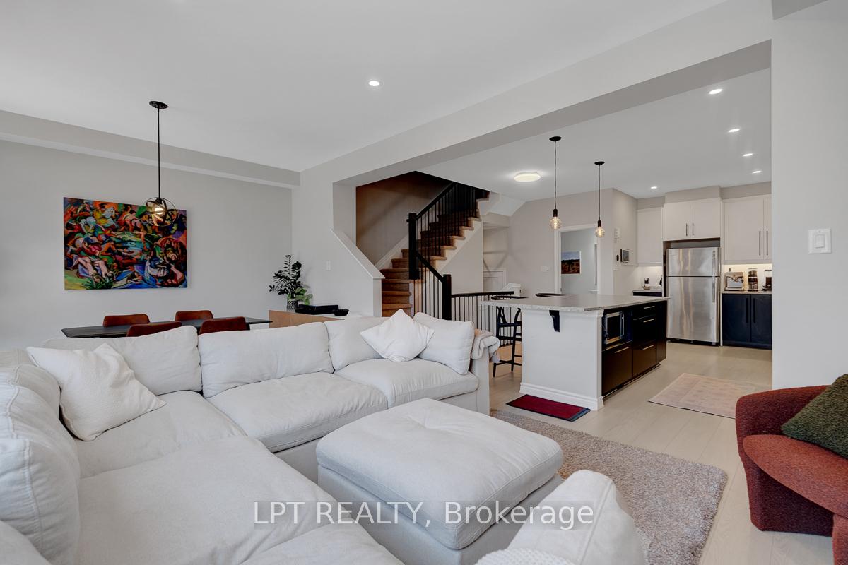 Photo 13 of 815 Kiniw Private, Ottawa, CFB Rockcliffe and Area — HOMEH