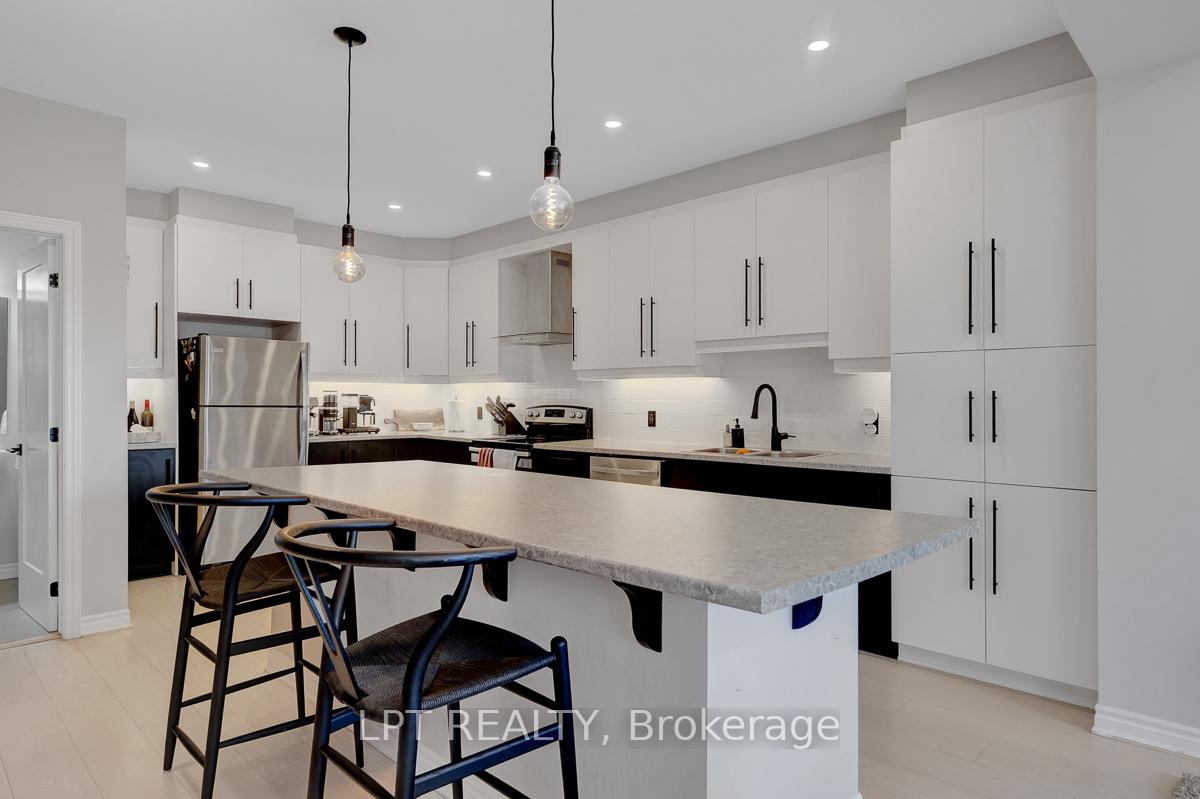 Photo 18 of 815 Kiniw Private, Ottawa, CFB Rockcliffe and Area — HOMEH