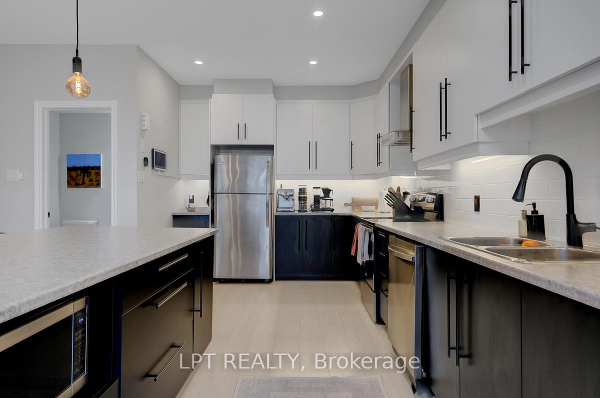 Photo 20 of 815 Kiniw Private, Ottawa, CFB Rockcliffe and Area — HOMEH