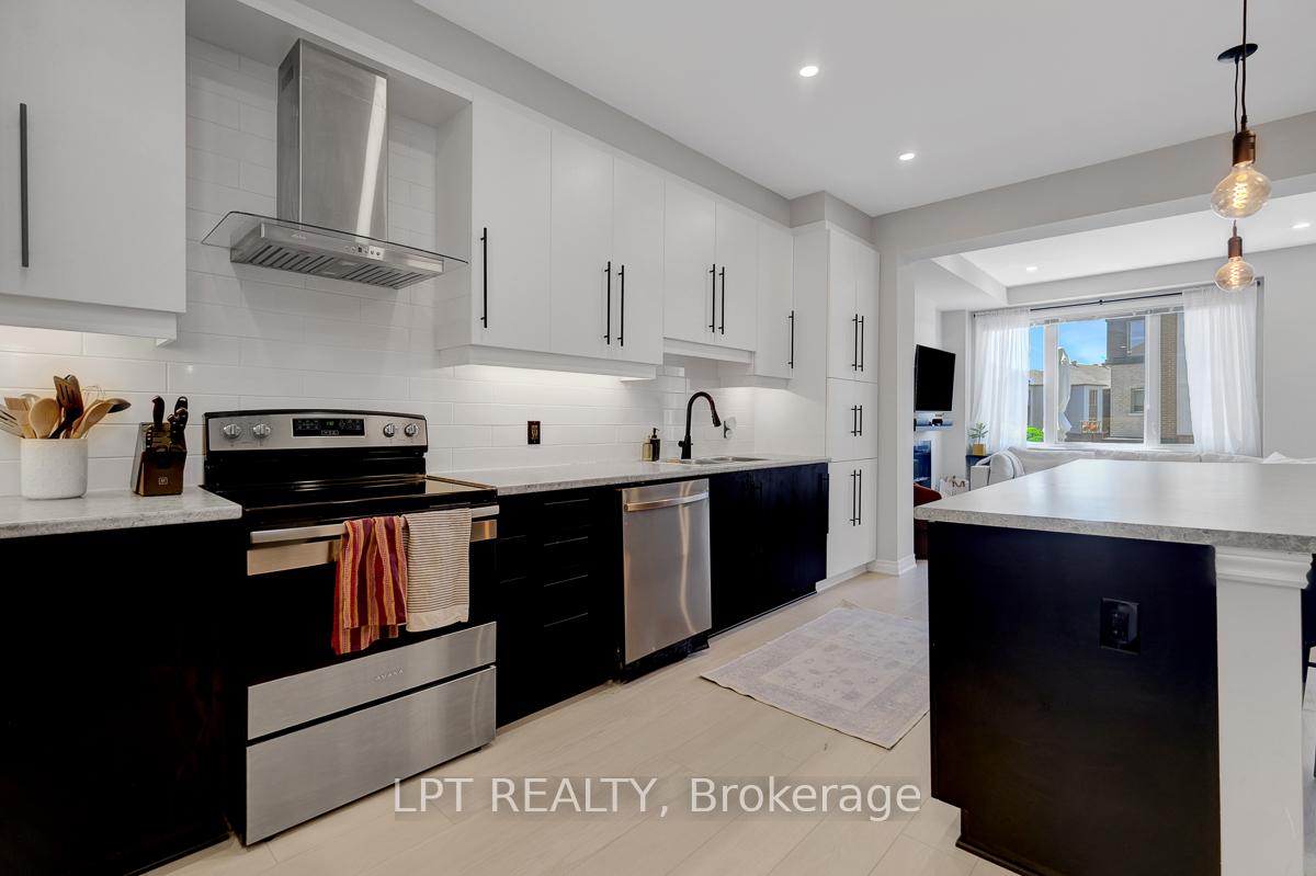 Photo 23 of 815 Kiniw Private, Ottawa, CFB Rockcliffe and Area — HOMEH